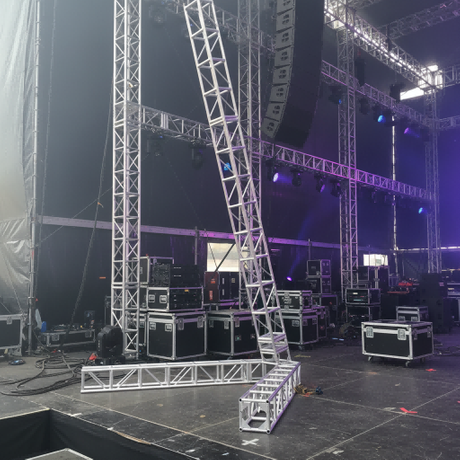 truss and flightcase.png