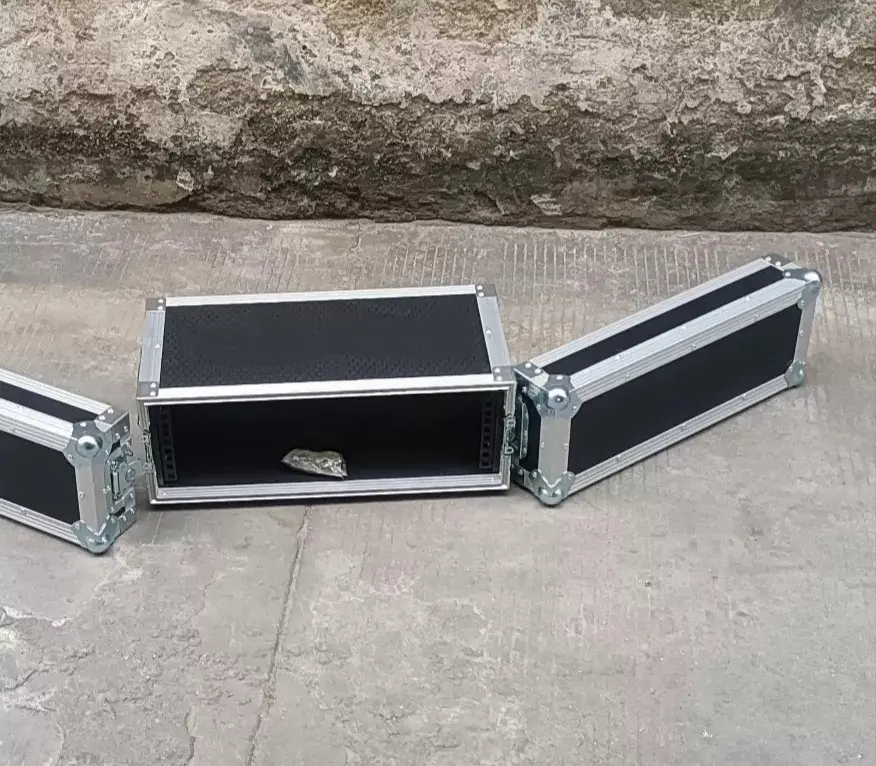 Midas DL32 DL16 y Behringer S32 S16 Caja de escenario plateada para montaje en rack Flightcase3.webp