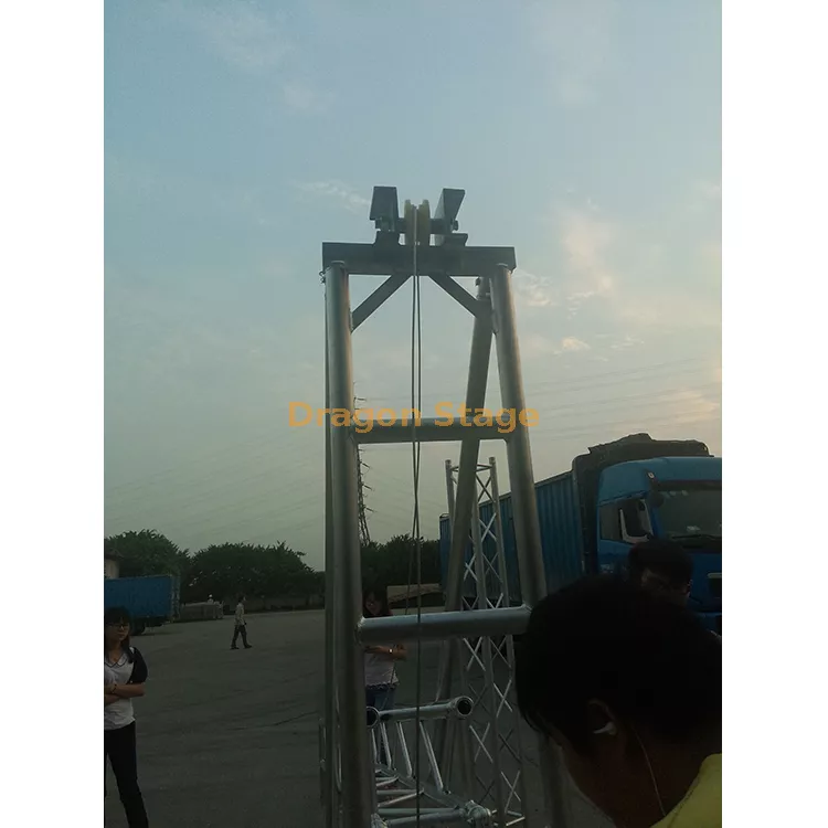 Erector de torre de pilar de armadura de iluminaci&oacute;n de aleaci&oacute;n de aluminio5.webp