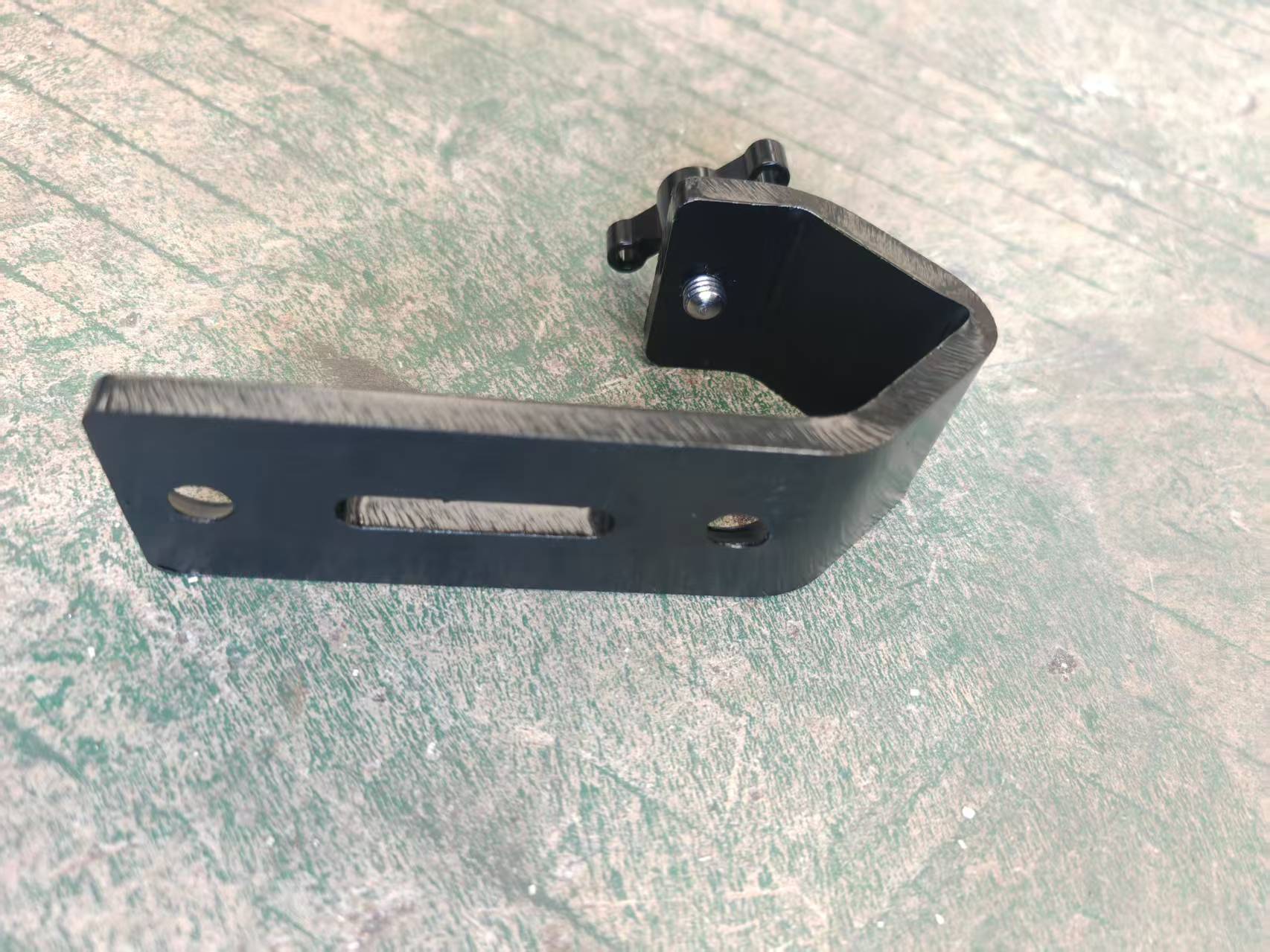Accesorio para colgar gabinete LED.jpg