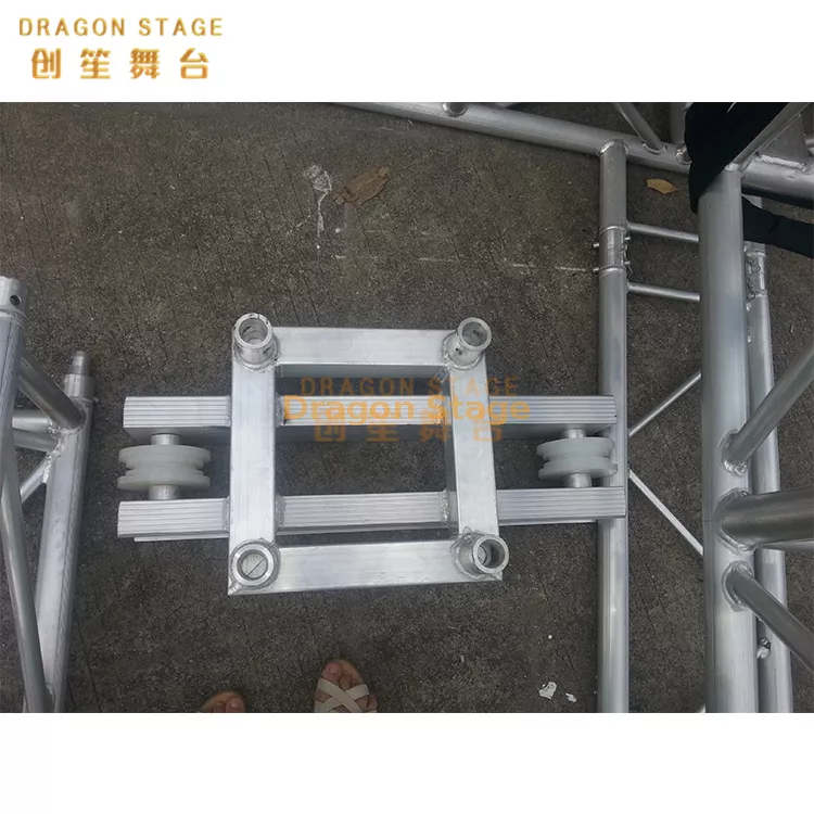Secci&oacute;n superior de aluminio con ruedas8.webp
