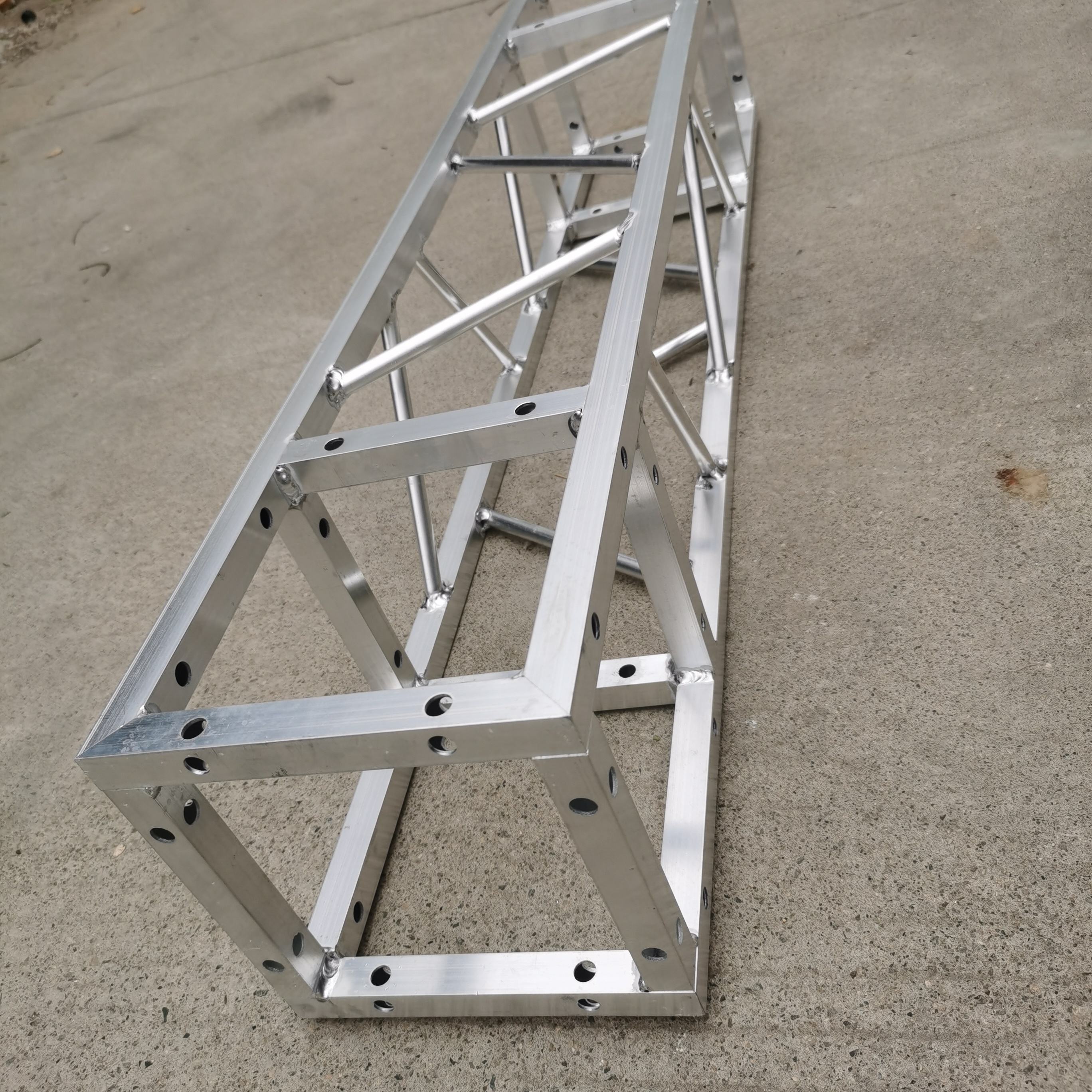 caja de exposici&oacute;n truss.jpg