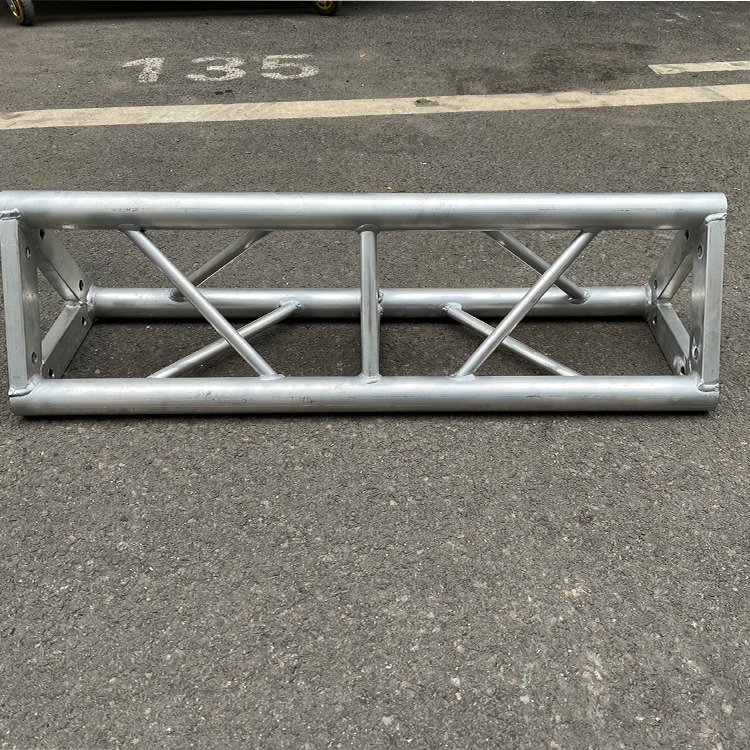 truss de perno triangular de aluminio.jpg